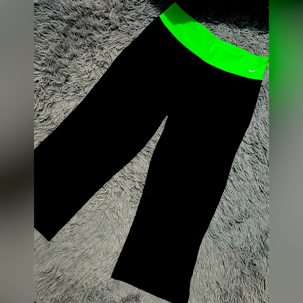 Nike , medium